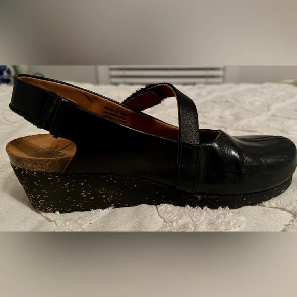 OTBT Black Leather Slingback Shoes - Picture 6 of 6